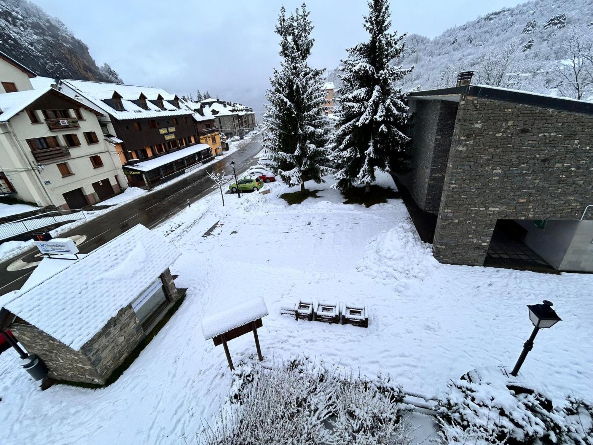 Apartamento A10 De Formigal, 9 Personas Y Garaje Эскаррилья Экстерьер фото