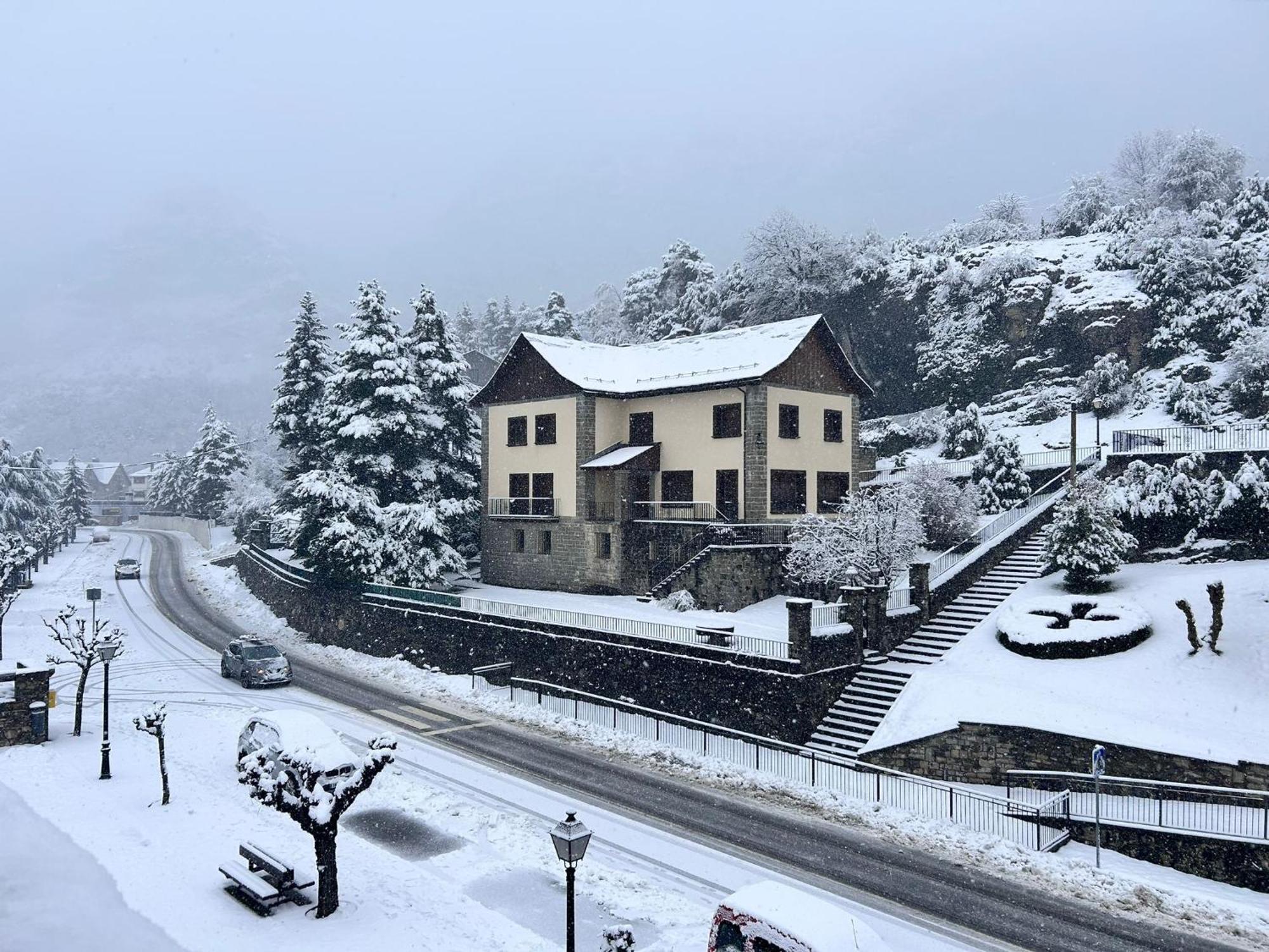 Apartamento A10 De Formigal, 9 Personas Y Garaje Эскаррилья Экстерьер фото